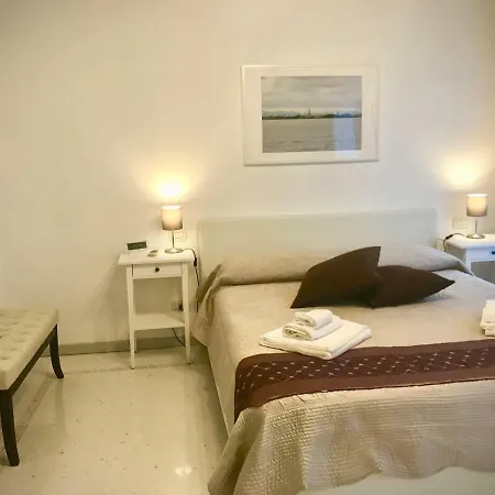 Apartment Yellow House *