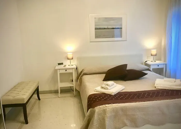 Apartment Yellow House *