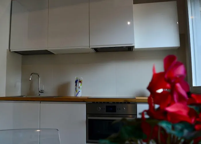 Apartman Yellow House