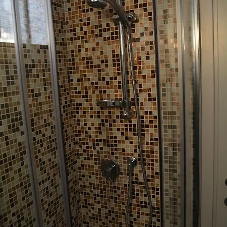 Apartment Yellow House *